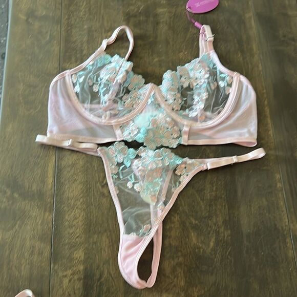 NWT Embroidered Lace halter Ring Linked Harness Garter Lingerie Luxury Set Thong - Picture 8 of 11